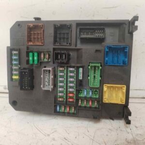 CAJA RELES / FUSIBLES 116171