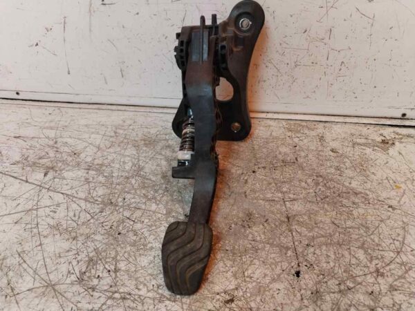 PEDAL EMBRAGUE 117420