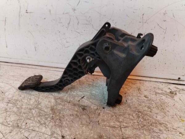 PEDAL EMBRAGUE 117420
