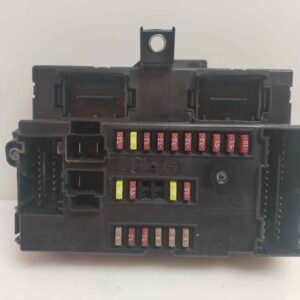 CAJA RELES / FUSIBLES 118537