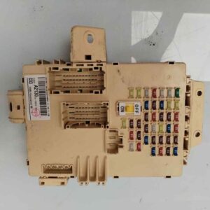 CAJA RELES / FUSIBLES 117977