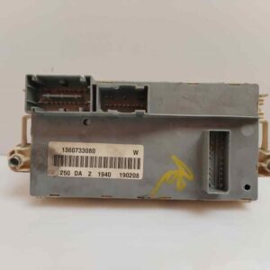 CAJA RELES / FUSIBLES 118312