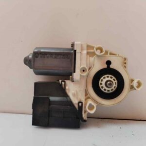 MOTOR ELEVALUNAS DELANTERO DERECHO 118081