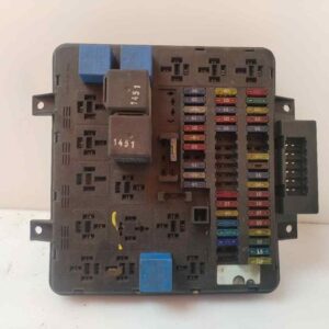 CAJA RELES / FUSIBLES 118273