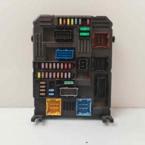 CAJA RELES / FUSIBLES 118191