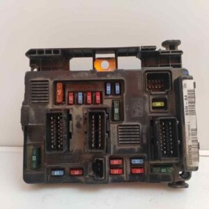 CAJA RELES / FUSIBLES 118559