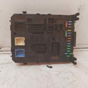 CAJA RELES / FUSIBLES 117790