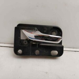 MANETA INTERIOR DELANTERA IZQUIERDA 118760