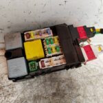 CAJA RELES / FUSIBLES 115084