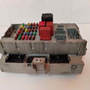 CAJA RELES / FUSIBLES 117126