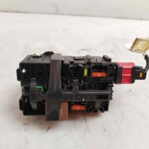 CAJA RELES / FUSIBLES 120237