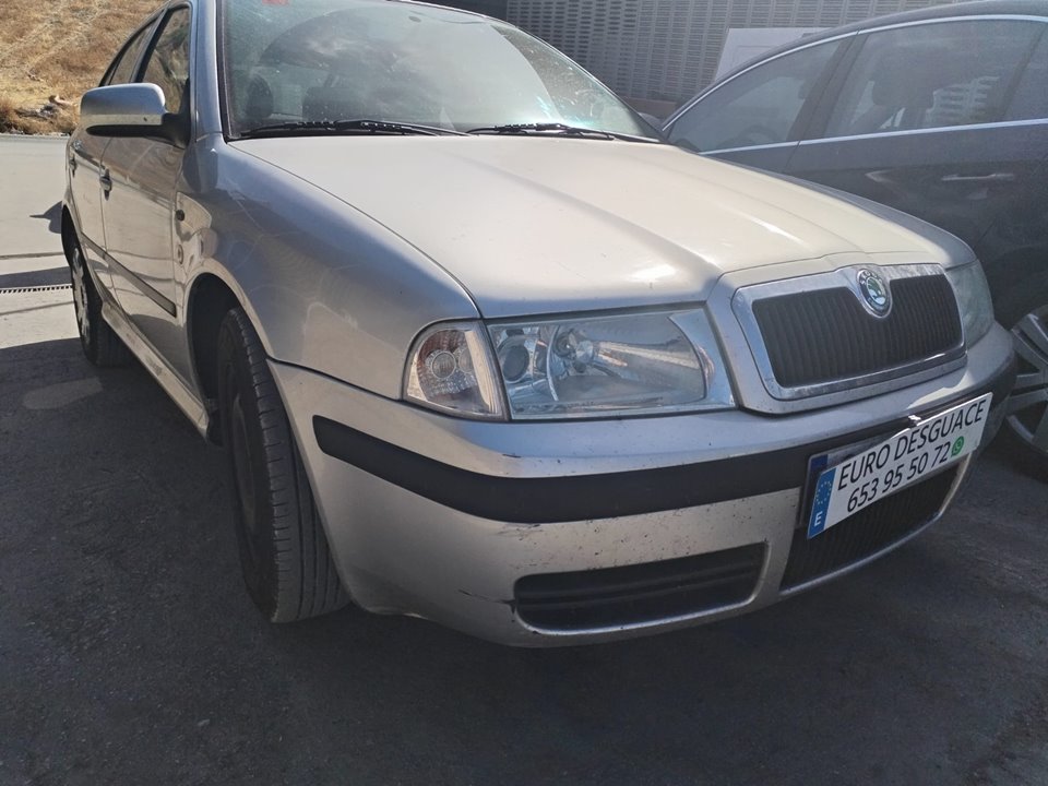 SKODA OCTAVIA BERLINA (1U2) del 2002