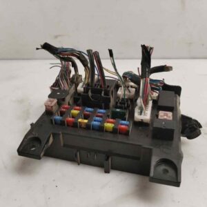 CAJA RELES / FUSIBLES 121931