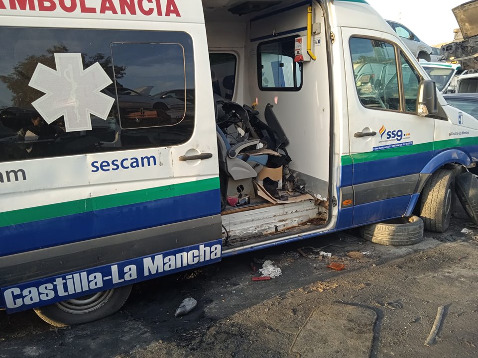 VOLKSWAGEN CRAFTER COMBI (2E)