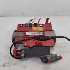 CAJA RELES / FUSIBLES 120988