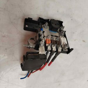 CAJA RELES / FUSIBLES 120509