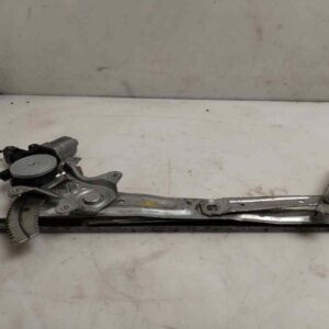 ELEVALUNAS DELANTERO DERECHO 121936