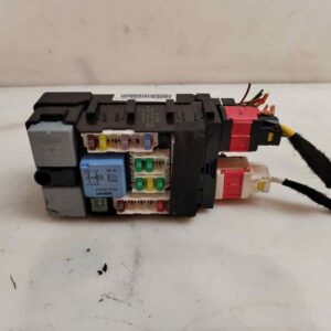 CAJA RELES / FUSIBLES 120762