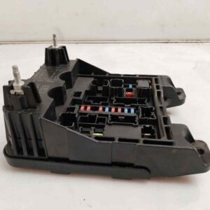 CAJA RELES / FUSIBLES 121251