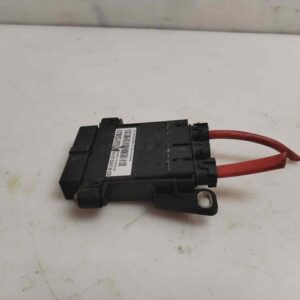 CAJA RELES / FUSIBLES 121845