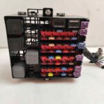 CAJA RELES / FUSIBLES 121390