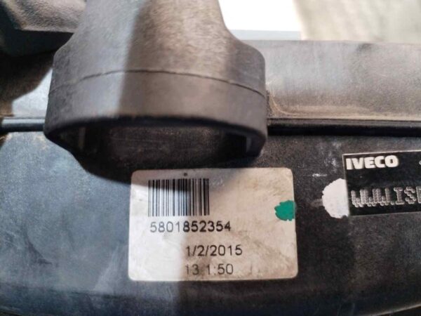 CAJA RELES / FUSIBLES 121975