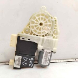 MOTOR ELEVALUNAS DELANTERO DERECHO 121759