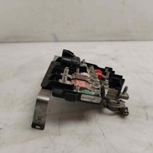 CAJA RELES / FUSIBLES 120585