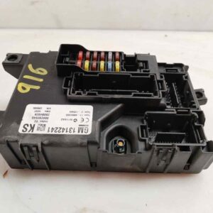 CAJA RELES / FUSIBLES 122021