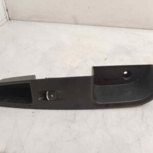 MANDO ELEVALUNAS DELANTERO DERECHO 120500