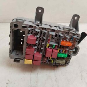 CAJA RELES / FUSIBLES 120504