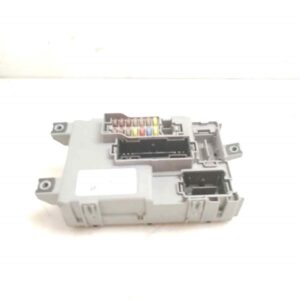 CAJA RELES / FUSIBLES 122250