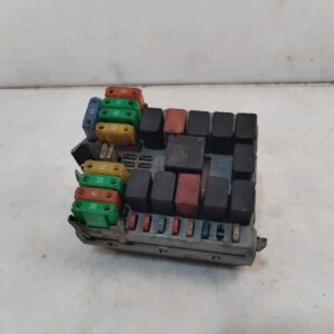 CAJA RELES / FUSIBLES 121678