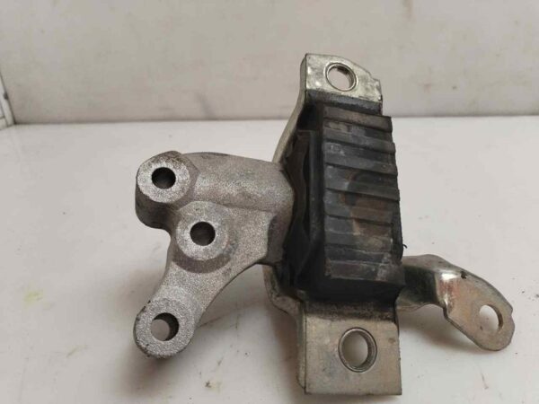 SOPORTE MOTOR 121819