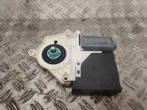 MOTOR ELEVALUNAS DELANTERO IZQUIERDO 122535