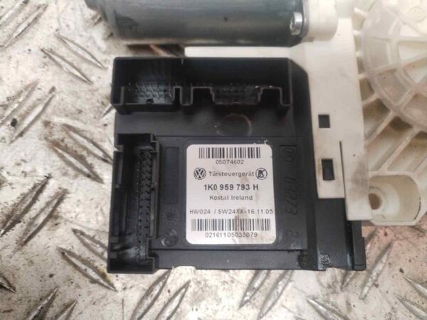 MOTOR ELEVALUNAS DELANTERO IZQUIERDO 122535