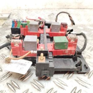 CAJA RELES / FUSIBLES 122660