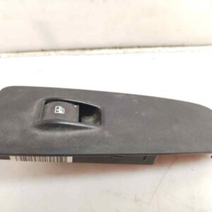 MANDO ELEVALUNAS DELANTERO DERECHO 122558