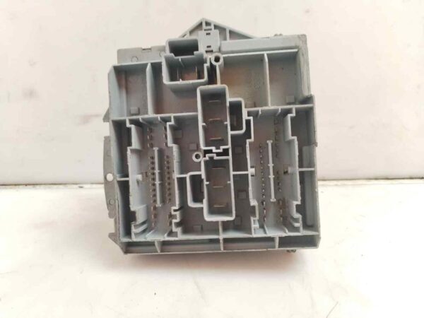 CAJA RELES / FUSIBLES 122542