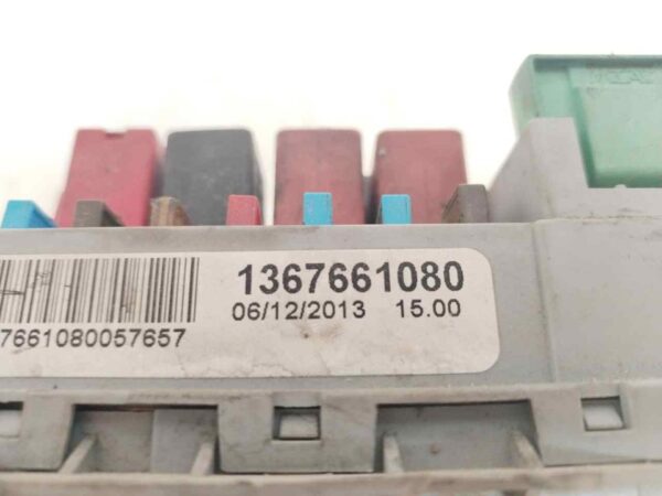 CAJA RELES / FUSIBLES 122542