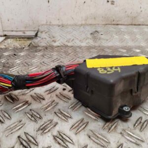 CAJA RELES / FUSIBLES 122652