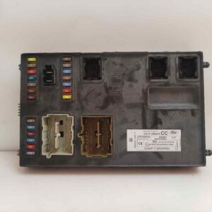 CAJA RELES / FUSIBLES 123936