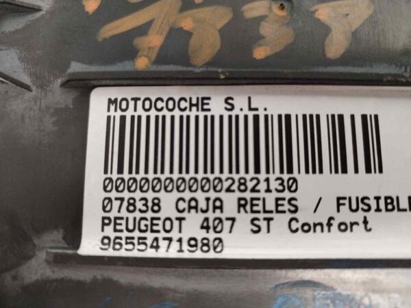 CAJA RELES / FUSIBLES 123826