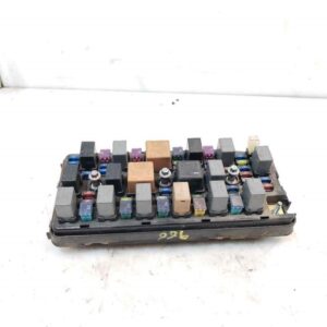 CAJA RELES / FUSIBLES 123059