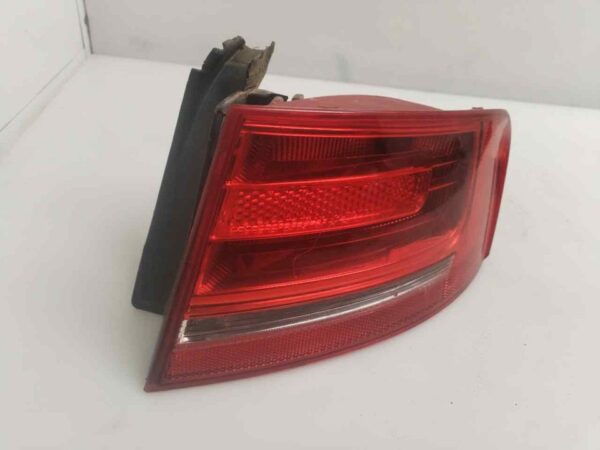 PILOTO TRASERO DERECHO 123444