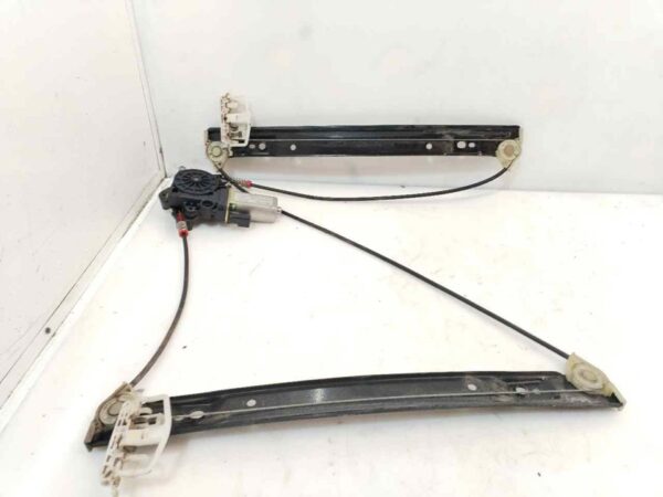 ELEVALUNAS DELANTERO IZQUIERDO 123776