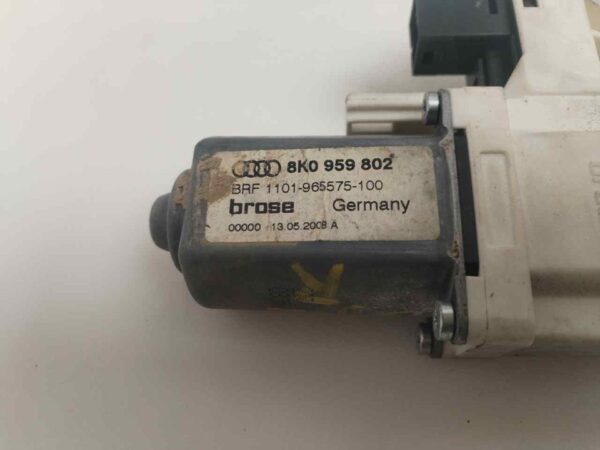 MOTOR ELEVALUNAS DELANTERO DERECHO 123483