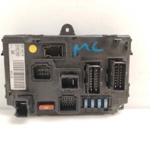 CAJA RELES / FUSIBLES 123826