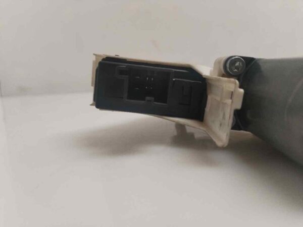 MOTOR ELEVALUNAS DELANTERO DERECHO 123483