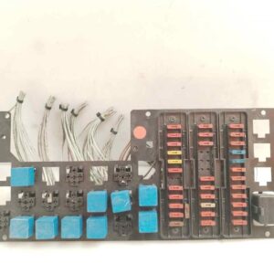 CAJA RELES / FUSIBLES 123172